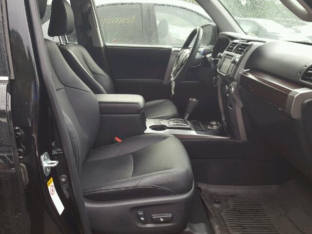 JTEBU5JR4J5510293 - 2018 TOYOTA 4RUNNER SR BLACK photo 5