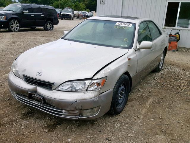 JT8BF28G3W5051572 - 1998 LEXUS ES 300 GRAY photo 2