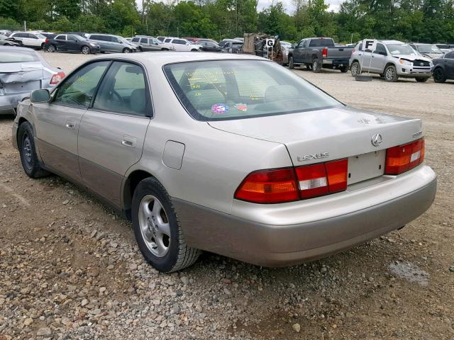 JT8BF28G3W5051572 - 1998 LEXUS ES 300 GRAY photo 3