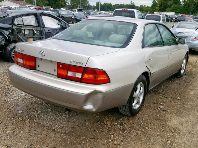 JT8BF28G3W5051572 - 1998 LEXUS ES 300 GRAY photo 4