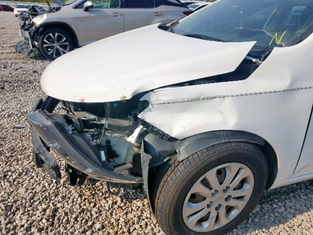 KNAFU4A26A5850190 - 2010 KIA FORTE EX WHITE photo 9