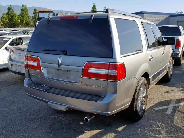 5LMFU285X8LJ03374 - 2008 LINCOLN NAVIGATOR ნაცრისფერი ფოტო 4