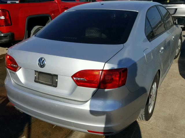 3VW2K7AJ1CM406712 - 2012 VOLKSWAGEN JETTA BASE Արծաթագույն լուսանկար 4