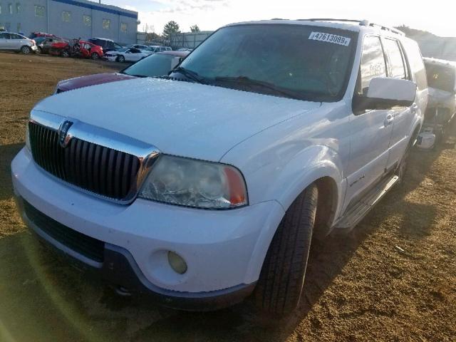 5LMFU27R24LJ25707 - 2004 LINCOLN NAVIGATOR WHITE photo 2