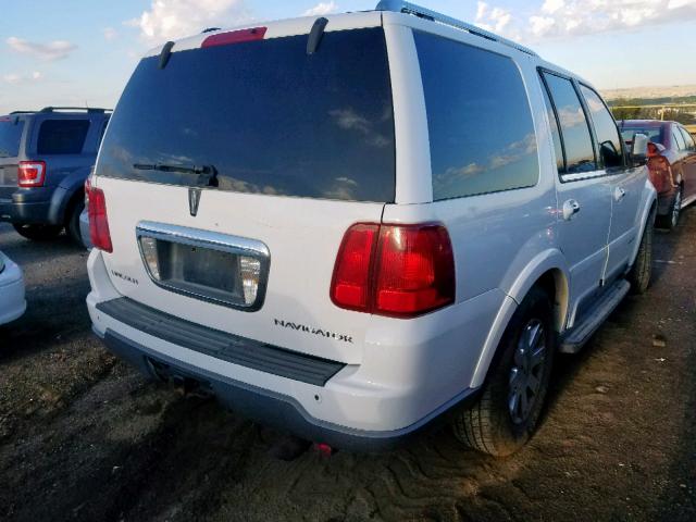 5LMFU27R24LJ25707 - 2004 LINCOLN NAVIGATOR WHITE photo 4