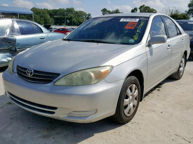 4T1BE32K14U933555 - 2004 TOYOTA CAMRY LE SILVER photo 2