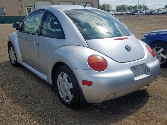 3VWCA21C8YM430928 - 2000 VOLKSWAGEN NEW BEETLE ვერცხლისფერი ფოტო 3
