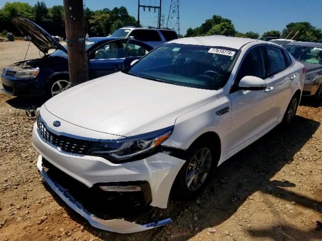 5XXGT4L37LG386423 - 2020 KIA OPTIMA WHITE photo 2