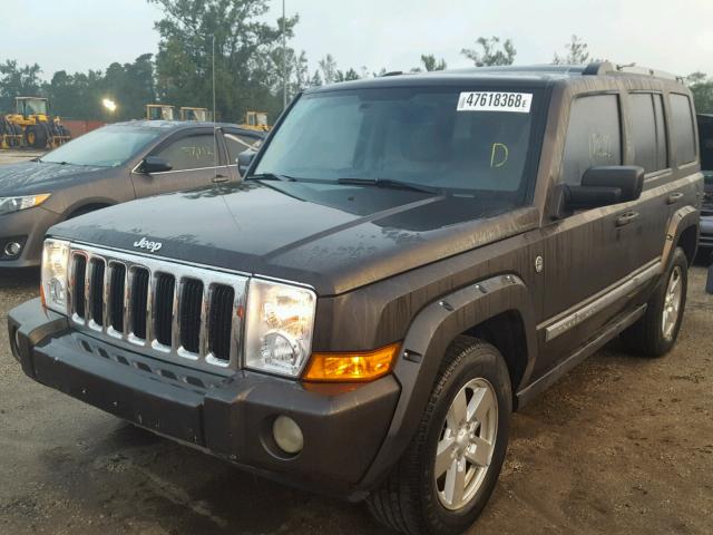 1J8HG58N76C175325 - 2006 JEEP COMMANDER GRAY photo 2