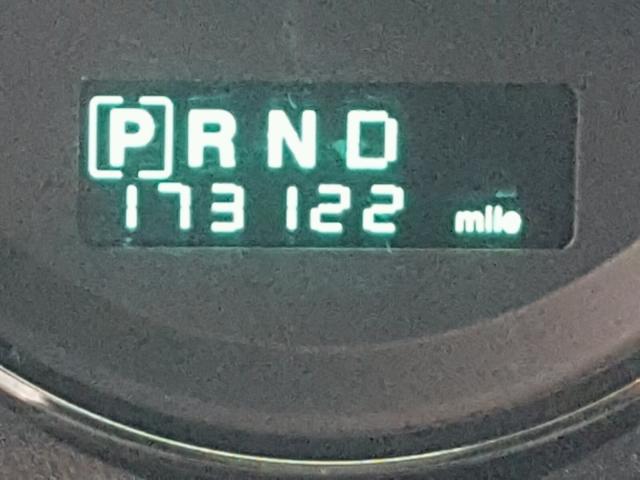 1J8HG58N76C175325 - 2006 JEEP COMMANDER GRAY photo 8