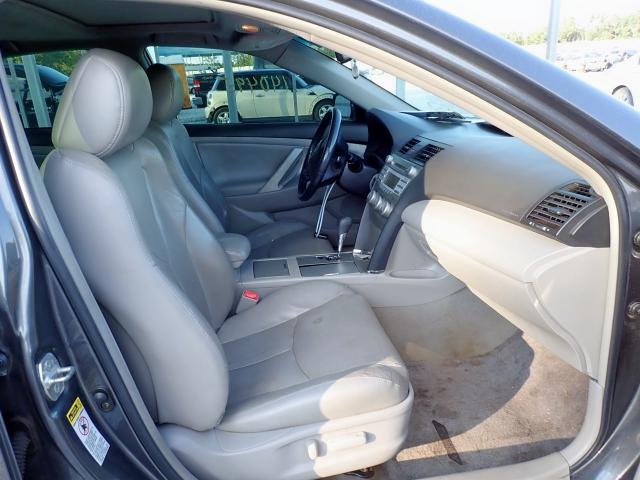 4T1BF3EK1BU630779 - 2011 TOYOTA CAMRY BASE GRAY photo 5