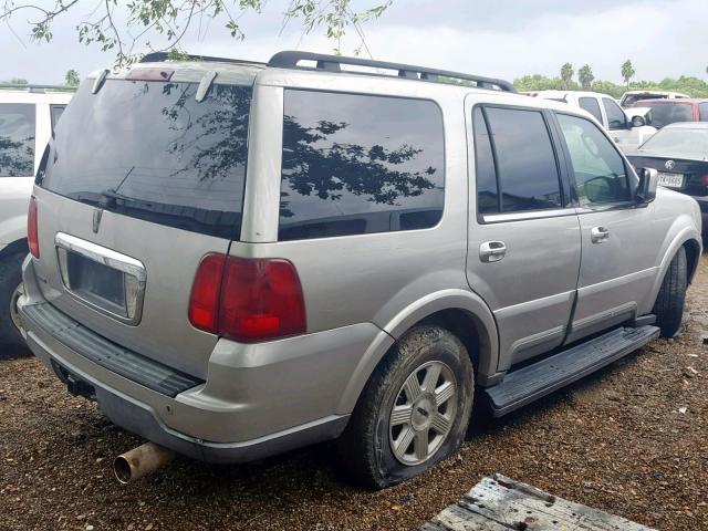 5LMFU27R23LJ43199 - 2003 LINCOLN NAVIGATOR SILVER photo 4