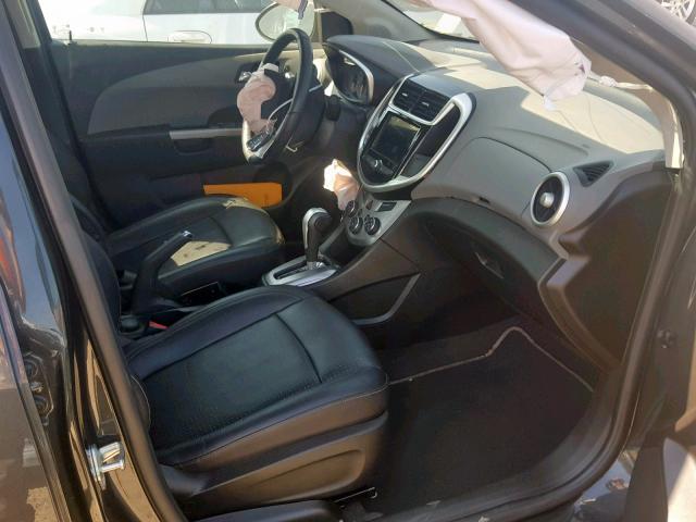 1G1JF5SB1J4132301 - 2018 CHEVROLET SONIC PREM GRAY photo 5