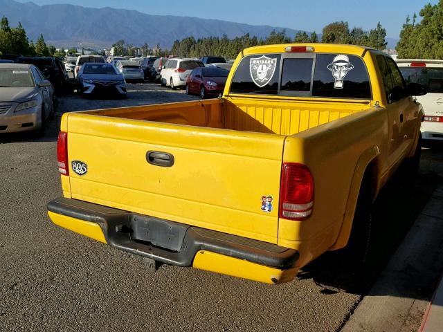 1B7GG22Y3XS175639 - 1999 DODGE DAKOTA YELLOW photo 4