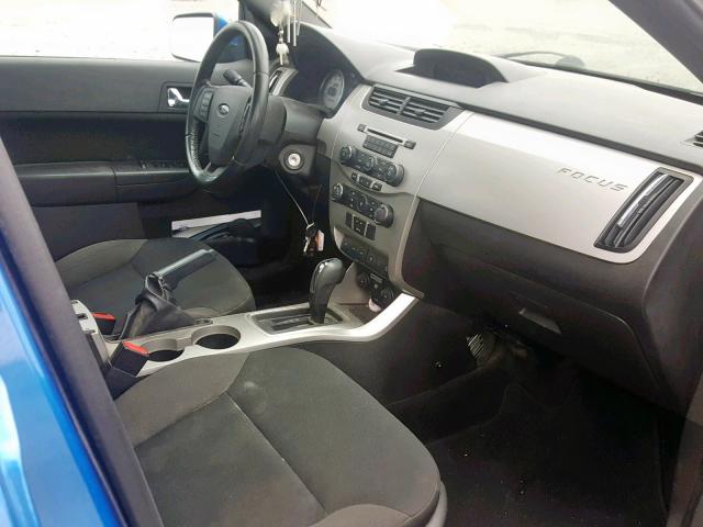 1FAHP3GN3AW257871 - 2010 FORD FOCUS SES BLUE photo 5