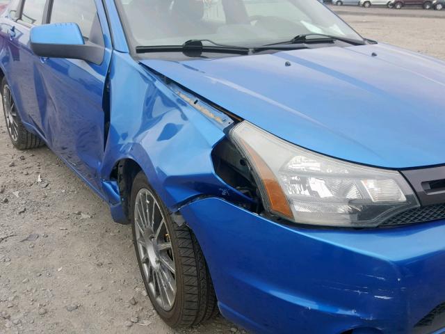 1FAHP3GN3AW257871 - 2010 FORD FOCUS SES BLUE photo 9