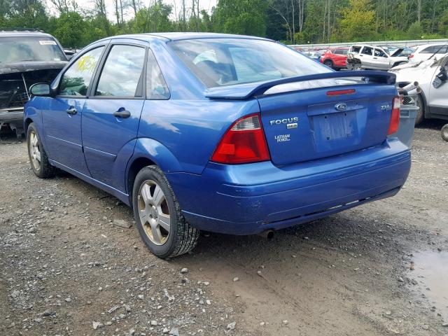 1FAFP34N95W174785 - 2005 FORD FOCUS ZX4 BLUE photo 3