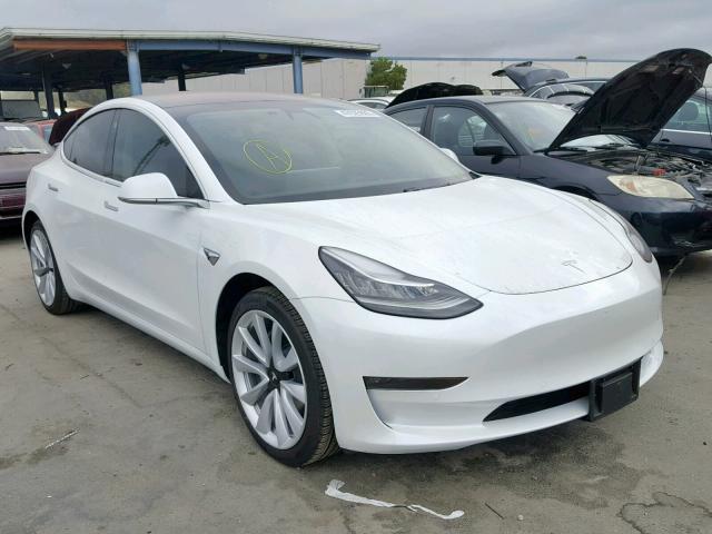 5YJ3E1EA2JF164679 - 2018 TESLA MODEL 3 WHITE photo 1