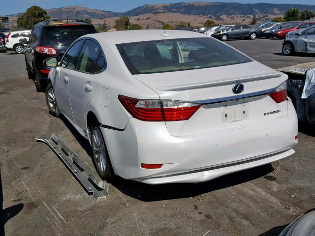 JTHBW1GG1D2024591 - 2013 LEXUS ES 300H WHITE photo 3