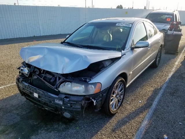 YV1RS547152456049 - 2005 VOLVO S60 T5 SILVER photo 2