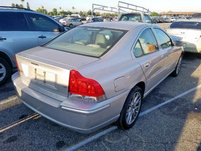 YV1RS547152456049 - 2005 VOLVO S60 T5 SILVER photo 4