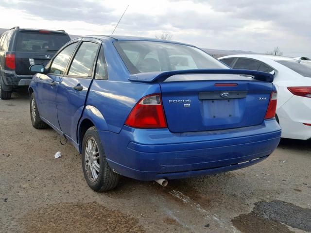 1FAFP34N45W188710 - 2005 FORD FOCUS ZX4 BLUE photo 3