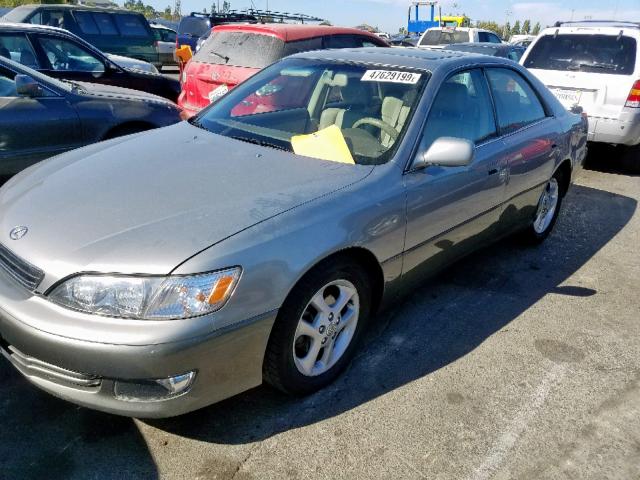 JT8BF28G8Y5102504 - 2000 LEXUS ES 300 GRAY photo 2