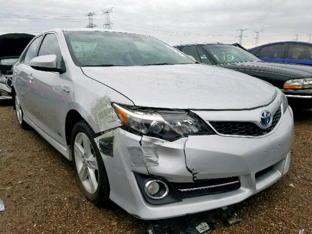 4T1BD1FK2EU137528 - 2014 TOYOTA CAMRY HYBR SILVER photo 1