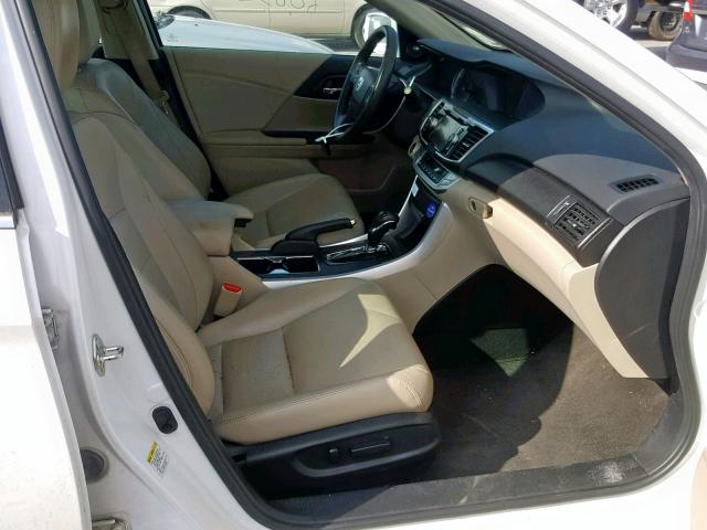 1HGCR3F84FA026686 - 2015 HONDA ACCORD EXL WHITE photo 5