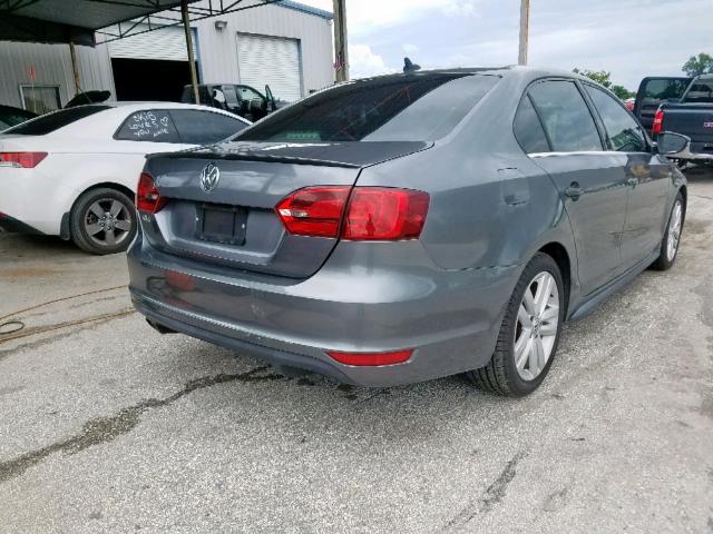 3VW4A7AJ8CM366740 - 2012 VOLKSWAGEN JETTA GLI GRAY photo 4