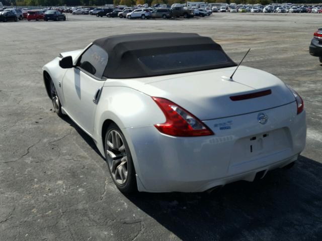 JN1AZ4FH2BM360657 - 2011 NISSAN 370Z BASE WHITE photo 3