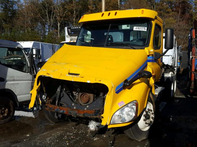 1FUJGEDV4BSAX7251 - 2011 FREIGHTLINER CASCADIA 1 YELLOW photo 2