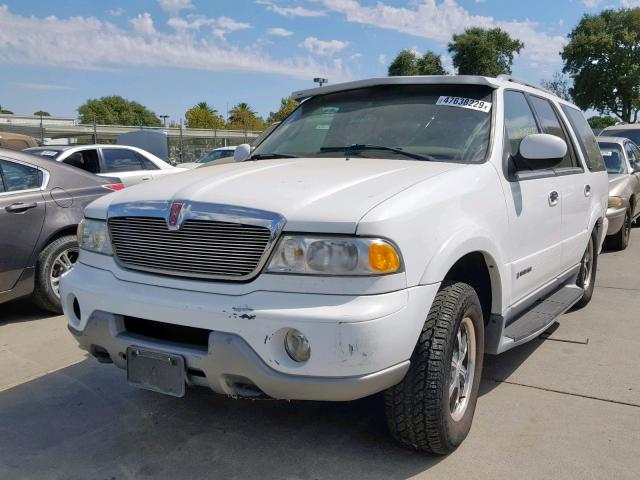 5LMFU28A6YLJ41536 - 2000 LINCOLN NAVIGATOR თეთრი ფოტო 2