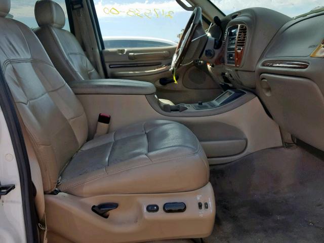5LMFU28A6YLJ41536 - 2000 LINCOLN NAVIGATOR თეთრი ფოტო 5