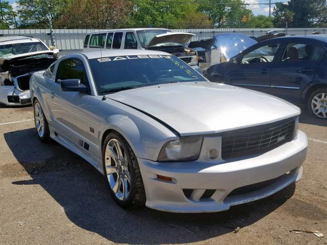 1ZVFT82H355114049 - 2005 FORD MUSTANG GT SILVER photo 1