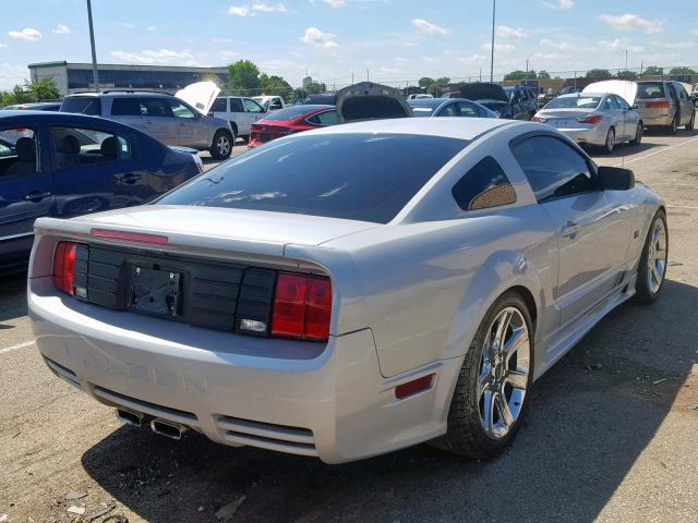 1ZVFT82H355114049 - 2005 FORD MUSTANG GT SILVER photo 4