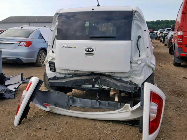 KNDJT2A68D7586812 - 2013 KIA SOUL WHITE photo 9