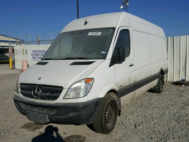 WD3PE8CC1D5740888 - 2013 MERCEDES-BENZ SPRINTER 2 WHITE photo 2