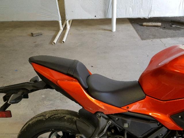 JKAEXEJ19HDA01445 - 2017 KAWASAKI EX650 J ORANGE photo 6