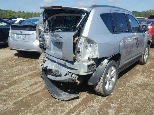 1C4NJDBB9CD632985 - 2012 JEEP COMPASS SP 银色 照片 4