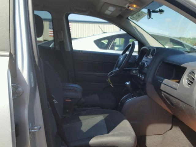 1C4NJDBB9CD632985 - 2012 JEEP COMPASS SP 银色 照片 5