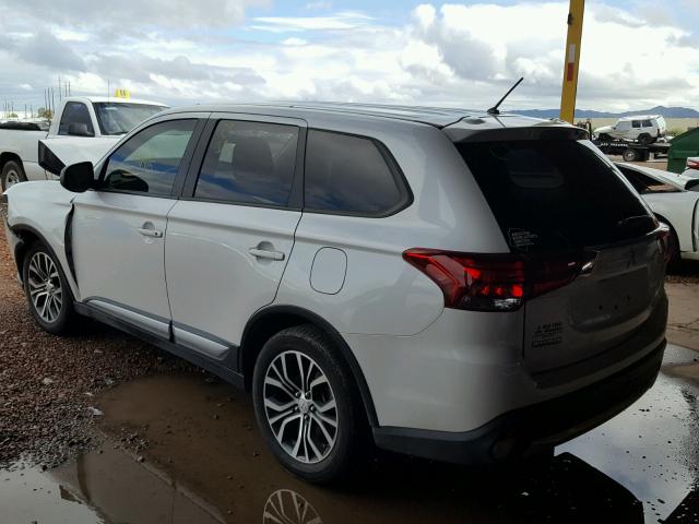 JA4AD2A38GZ008845 - 2016 MITSUBISHI OUTLANDER WHITE photo 3