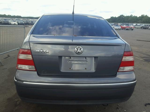 3VWSA69M55M021023 - 2005 VOLKSWAGEN JETTA GLS GRAY photo 9