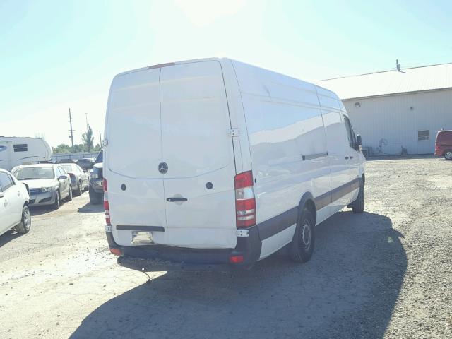 WD3PE8CC9D5781687 - 2013 MERCEDES-BENZ SPRINTER 2 WHITE photo 4