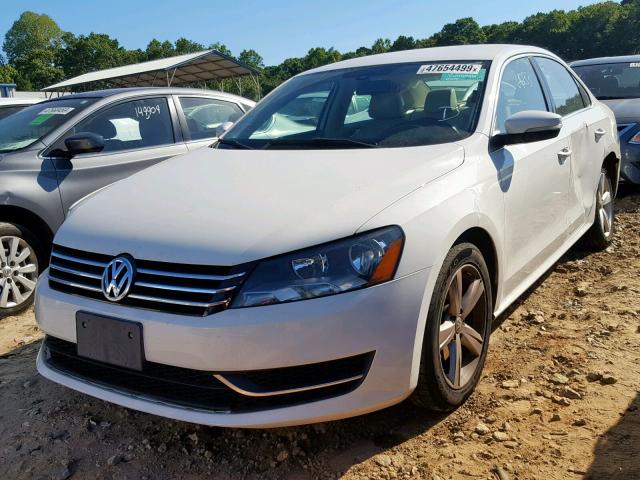 1VWBP7A3XDC049486 - 2013 VOLKSWAGEN PASSAT SE WHITE photo 2