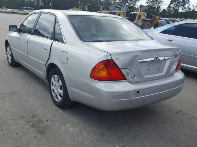 4T1BF28B82U220583 - 2002 TOYOTA AVALON XL SILVER photo 3