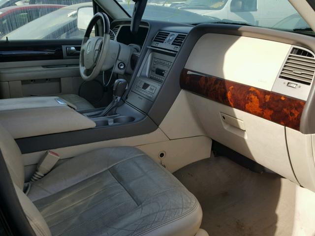 5LMFU27R94LJ34596 - 2004 LINCOLN NAVIGATOR Қара фото 5