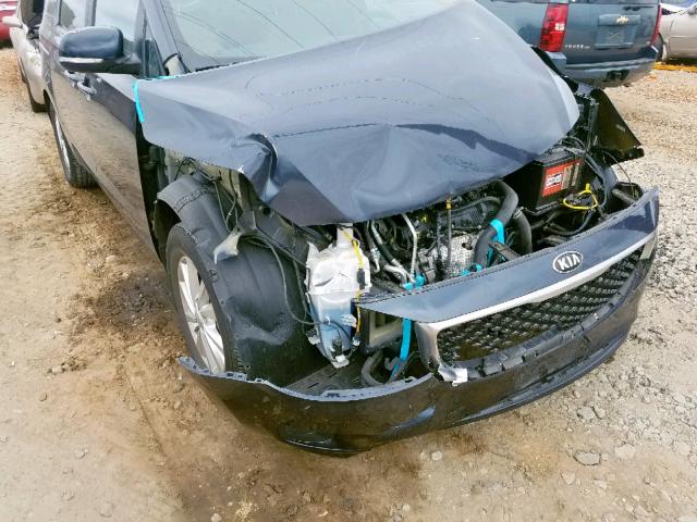 KNDMB5C19F6074133 - 2015 KIA SEDONA LX BLUE photo 9