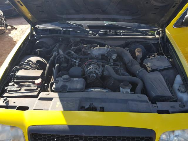 2FABP7BV8BX124078 - 2011 FORD CROWN VICT YELLOW photo 7