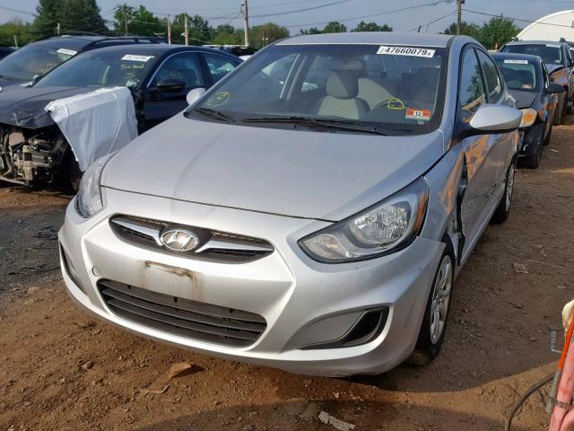 KMHCT4AE7CU137645 - 2012 HYUNDAI ACCENT GLS SILVER photo 2